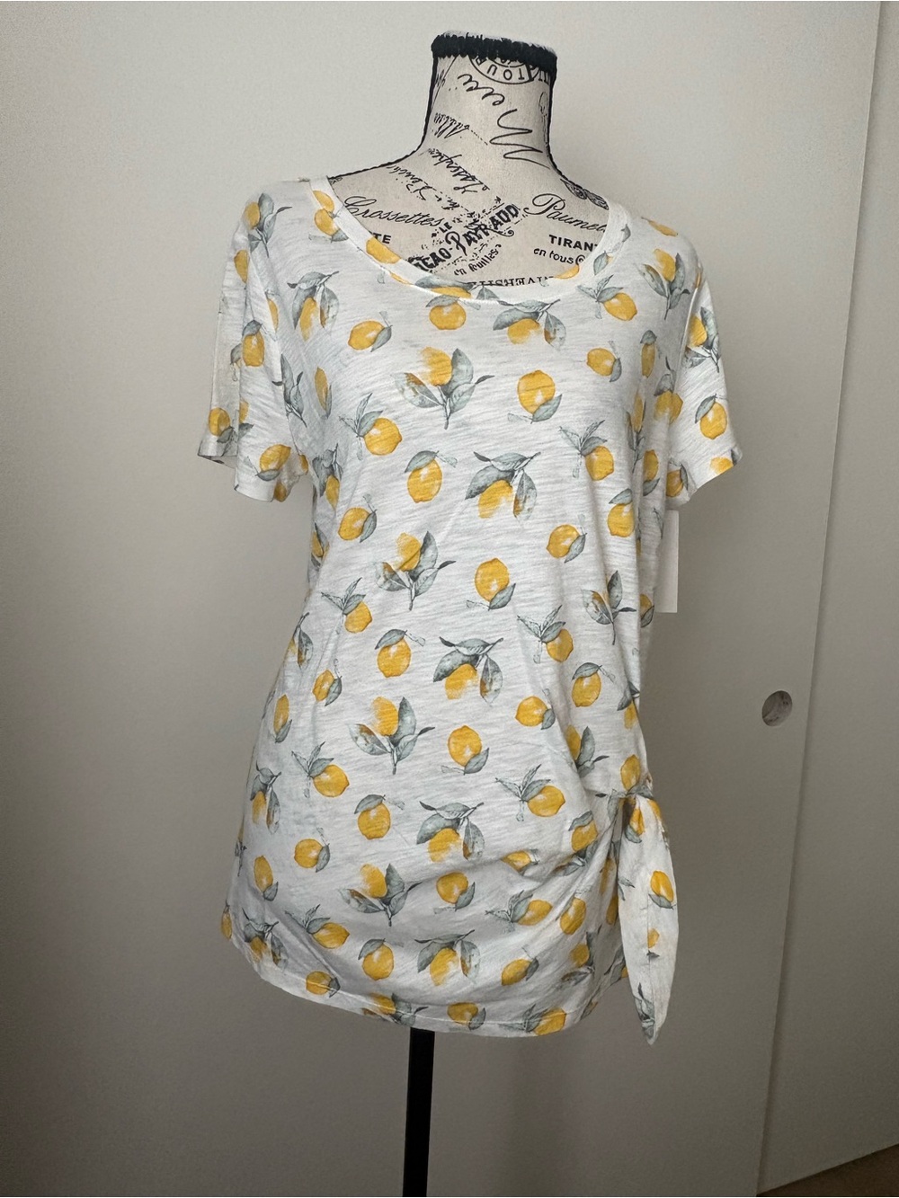 Style & Co. White Lemon-Print Short Sleeve Tie-Side Tee